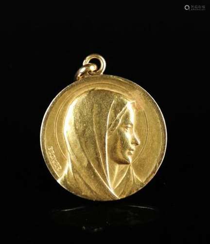 BECKER.Médaille religieuse en or jaune, à décor en bas-relie...