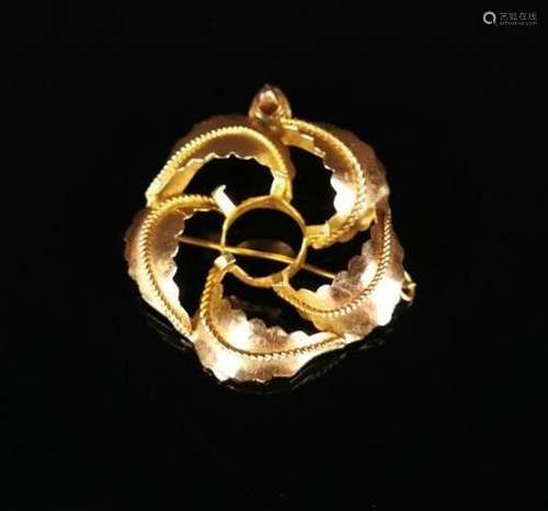 Pendentif pouvant former broche en or, autrefois orné d'...