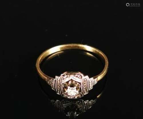 Bague en or jaune ornée d'un diamant. Époque Art Déco.Po...