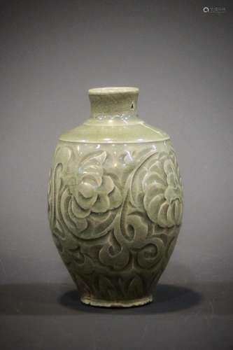 A vase from the 10th century to the 12th century in China