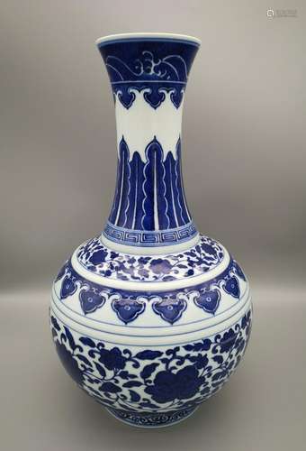 An 18th century Chinese porcelain art