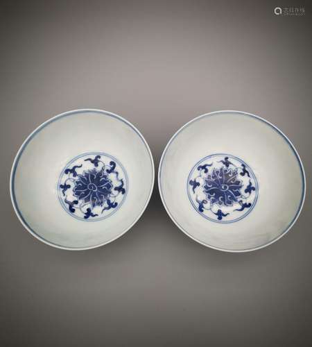 A pair of 18th century Chinese porcelain works of Art