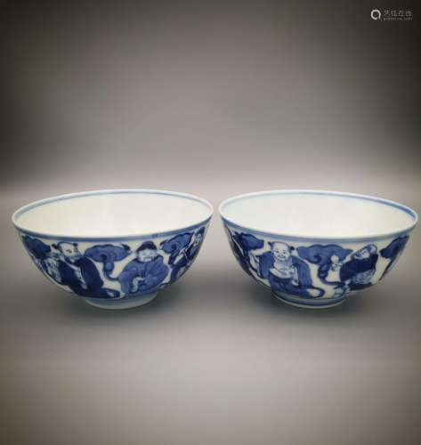 A pair of 18th century Chinese porcelain works of Art