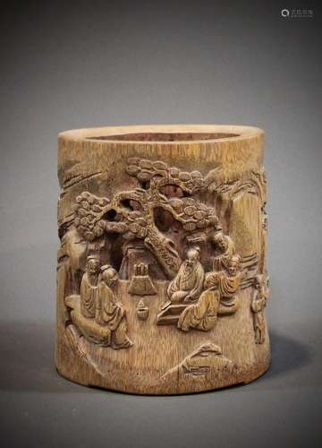 An 18th century wooden pen holder in China