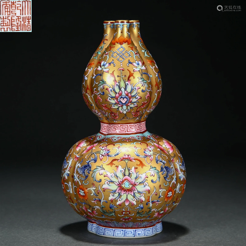 A Chinese Falangcai Double Gourds Vase Qing Dyn.