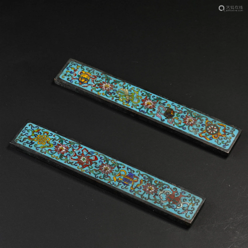 Pair Chinese Closionne Enamel Paper Weights Qing Dyn.