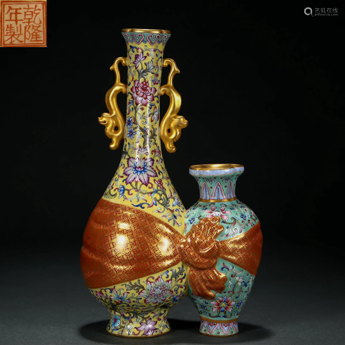 A Chinese Famille Rose Conjoined Vase Qing Dyn.