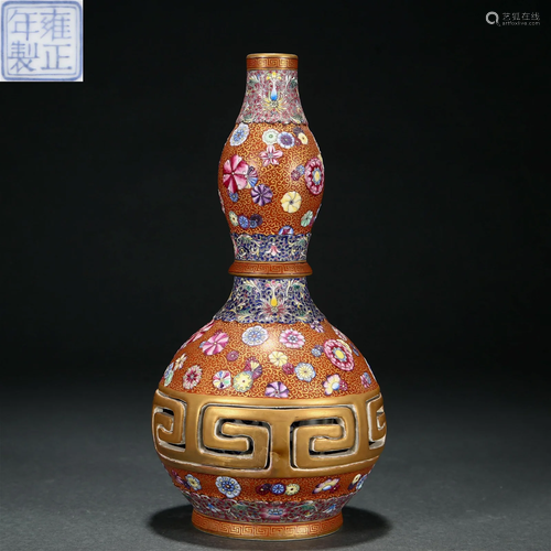 A Chinese Falangcai Double Gourds Vase Qing Dyn.