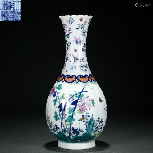 A Chinese Doucai Glazed Vase Qing Dyn.