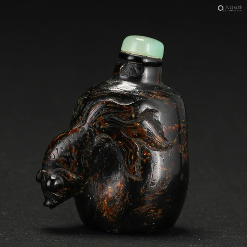 A Chinese Carved Organic Gem Snuff Bottle Qing Dyn.