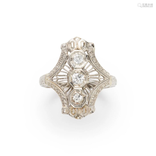 An Art Deco diamond and fourteen karat white gold ring