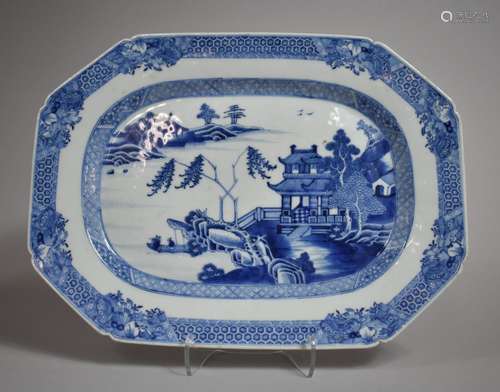 An 18th Century Chinese Export Blue and White Platter. 32.5c...