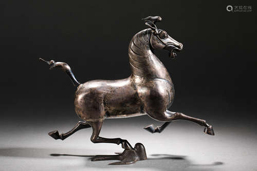 Tang Dynasty silver horse riding swallow