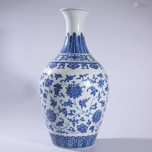 Qing - Qianlong blue and white olive vase