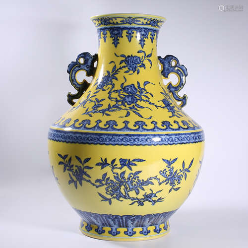 Qing - Qianlong yellow blue and white double-ear vase