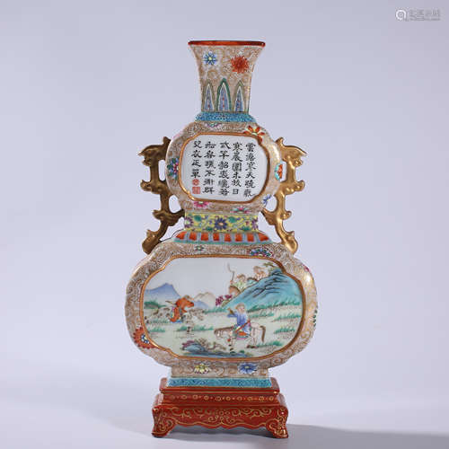 Qing - Qianlong powder enamel vase with wall