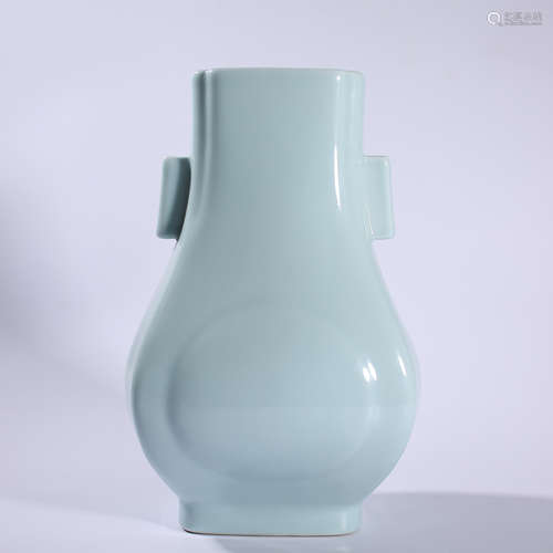 Qing - Tongzhi green glaze double ear zun