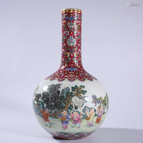 Qing - Qianlong powder enamel globe vase