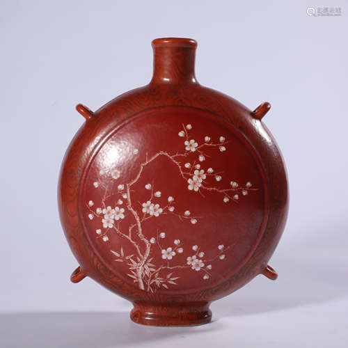 Qing - Qianlong red flat vase