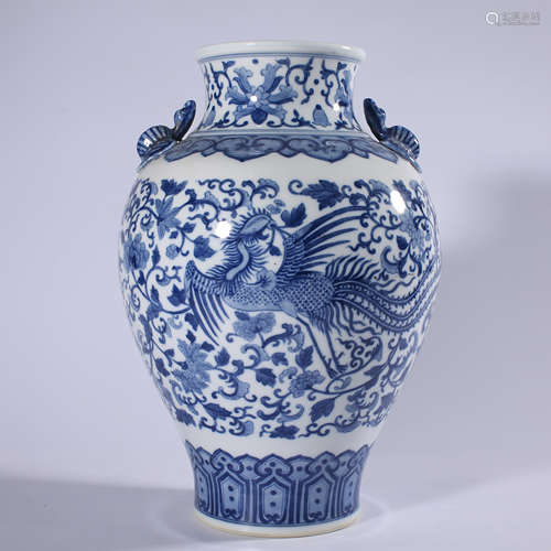 Qing - Qianlong blue and white double-ear vase