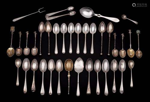 A collection of assorted silver teaspoons, various makers an...