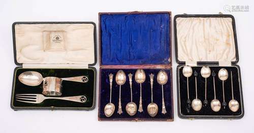 A George V silver three-piece christening set, maker Mappin ...