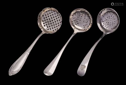 A George V silver Old English pattern sifting spoon, maker G...