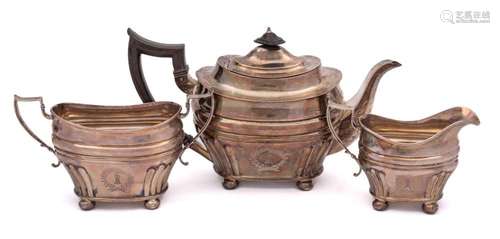 An Edward VII silver three-piece tea service, maker Thomas B...