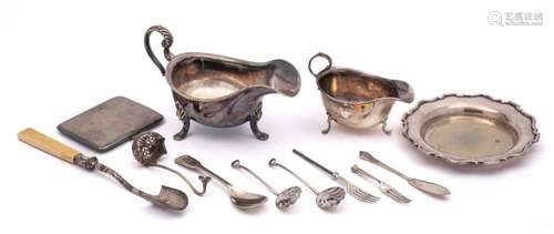 A George V silver sauce boat, maker Mappin & Webb, Birmi...