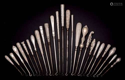 A collection of twenty five assorted of silver plated and si...