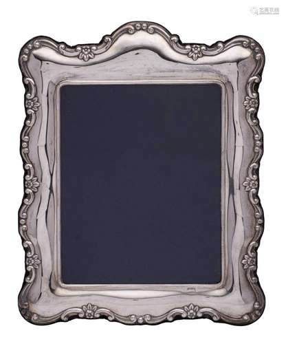 An Elizabeth II silver easel photograph frame, maker Mappin ...