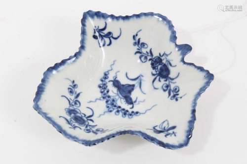 A Worcester blue and white leaf shaped pickle dish, circa 17...