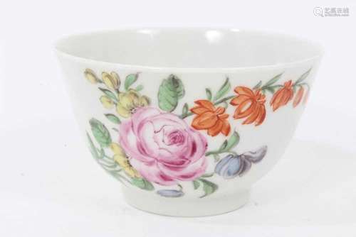 A Worcester tea bowl painted in Rogers style, circa 1758