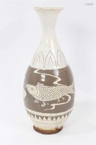 Chinese Cizhou ware sgraffito-decorated bottle vase, Song st...