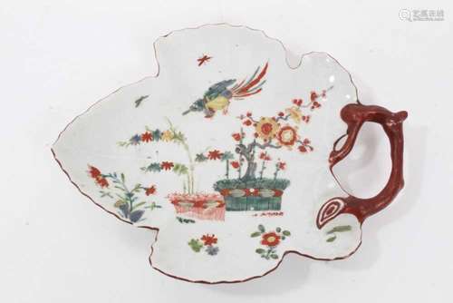 18th century Worcester Kakiemon banded hedge pattern vine le...