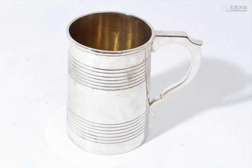 Georgian style silver mug (London 1902)