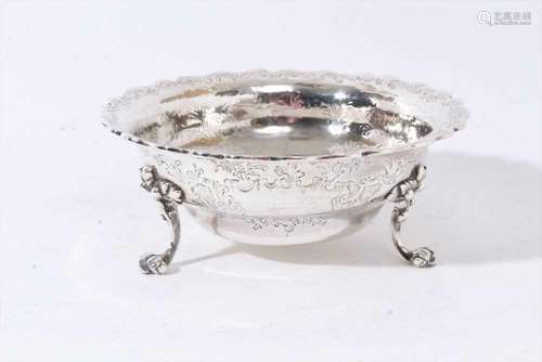 Victorian silver sugar bowl with engraved foliate scroll dec...