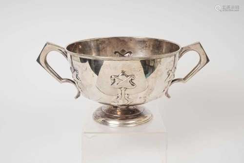 George V silver two handled rose bowl with Art Nouveau influ...