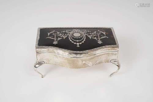 A silver and tortoiseshell topped jewellery box