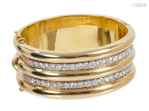 Fine quality diamond and 18ct white and yellow gold cuff ban...