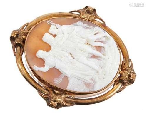 19th century Italian carved shell cameo brooch depicting cla...