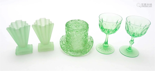 5 items of Uranium green glass comprising pair of pedestal d...