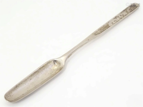 An 18thC silver marrow scoop, hallmarked London, maker T.E. ...