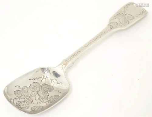 A Victorian silver Fiddle pattern preserve spoon / sugar spo...