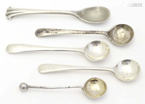 Five assorted silver salt / mustard spoons to include an Ons...