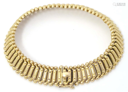 An 18ct gold bracelet, marked 750. Approx. 7 3/4" long
