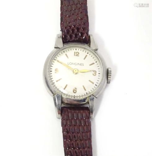 A ladies vintage Longines wristwatch. Dial approx. 3/4"...