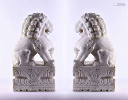 Pair lions gatekeeper China 20th century