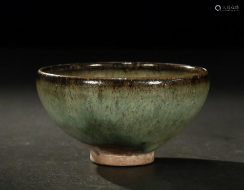 A Chinese Jun-Type Glazed Porcelain Cup