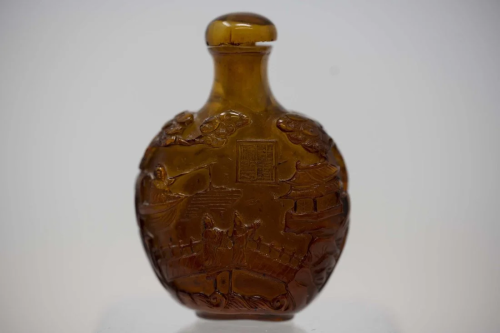 Chinese Antique Amber Resin Snuff Bottle Qing Mark